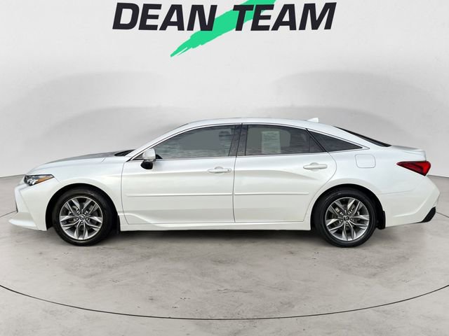 Used 2019 Toyota Avalon XLE image 4