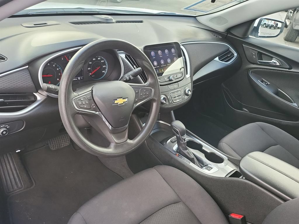 Certified 2024 Chevrolet Malibu LT FWD image 2