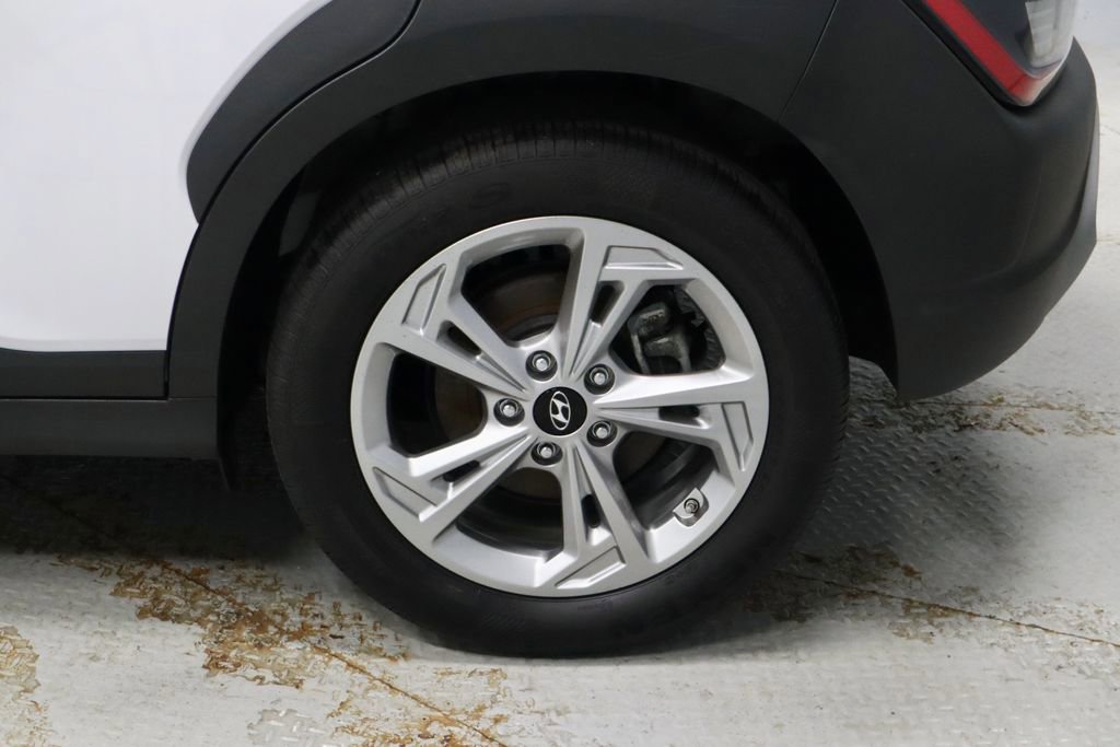 Certified 2023 Hyundai Kona SEL w/ Convenience Package AWD/4WD image 19