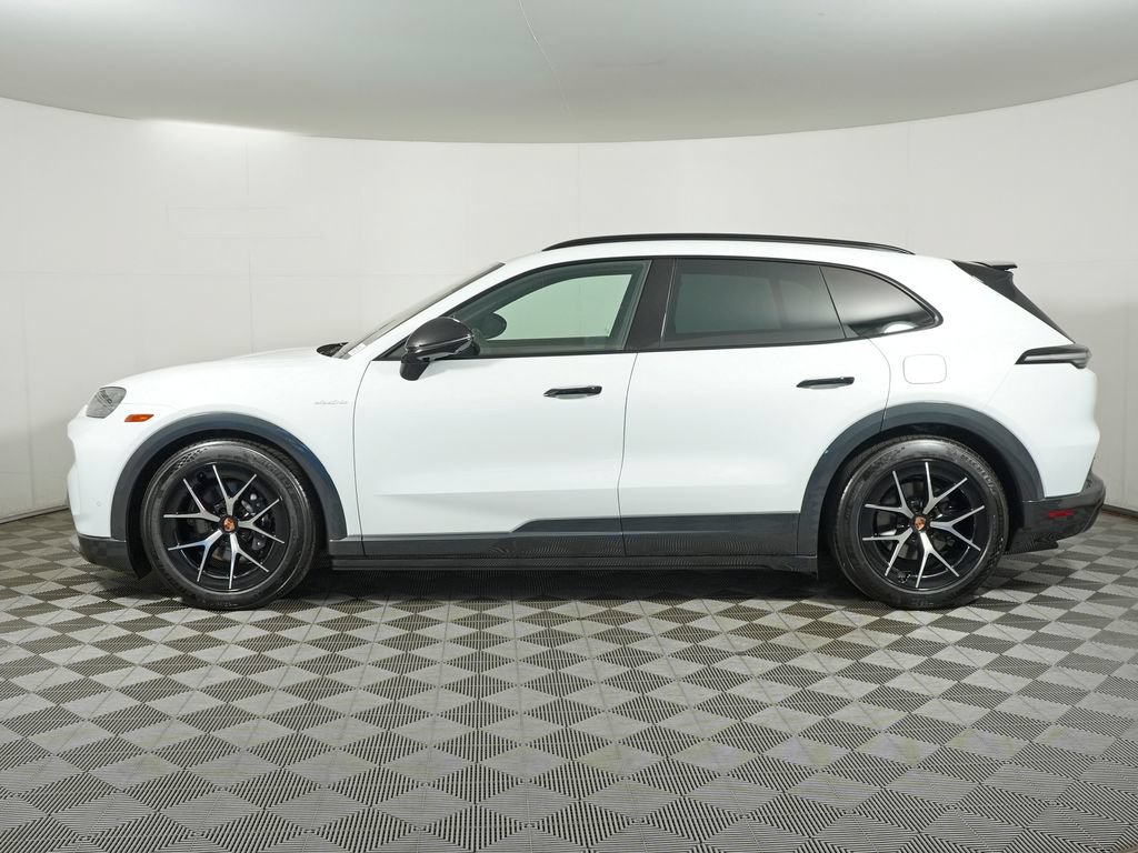 New 2026 Porsche Cayenne Electric AWD/4WD image 2