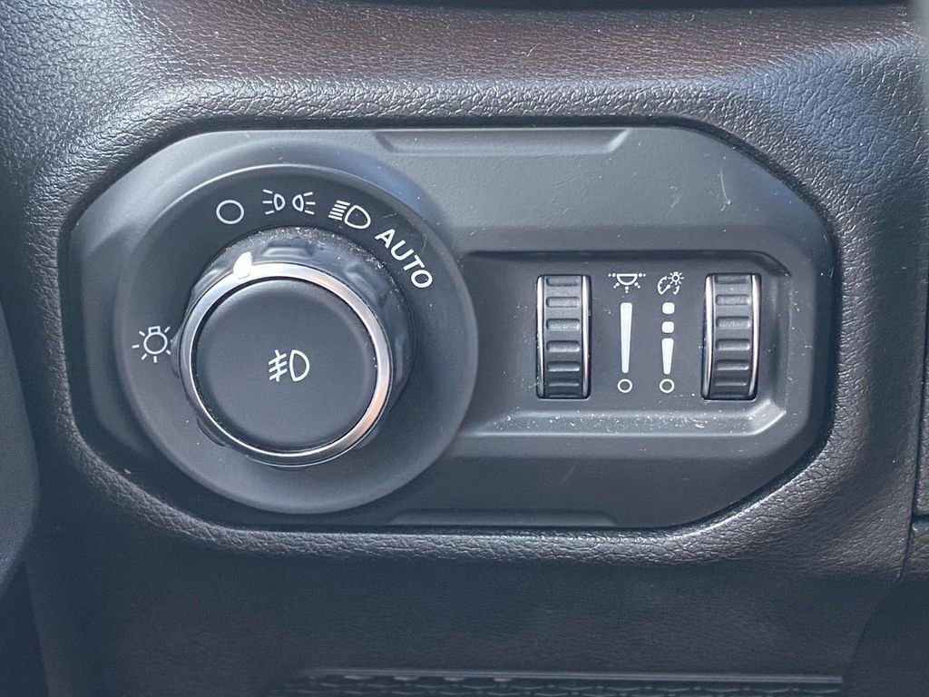 Used 2020 Jeep Wrangler Rubicon image 25