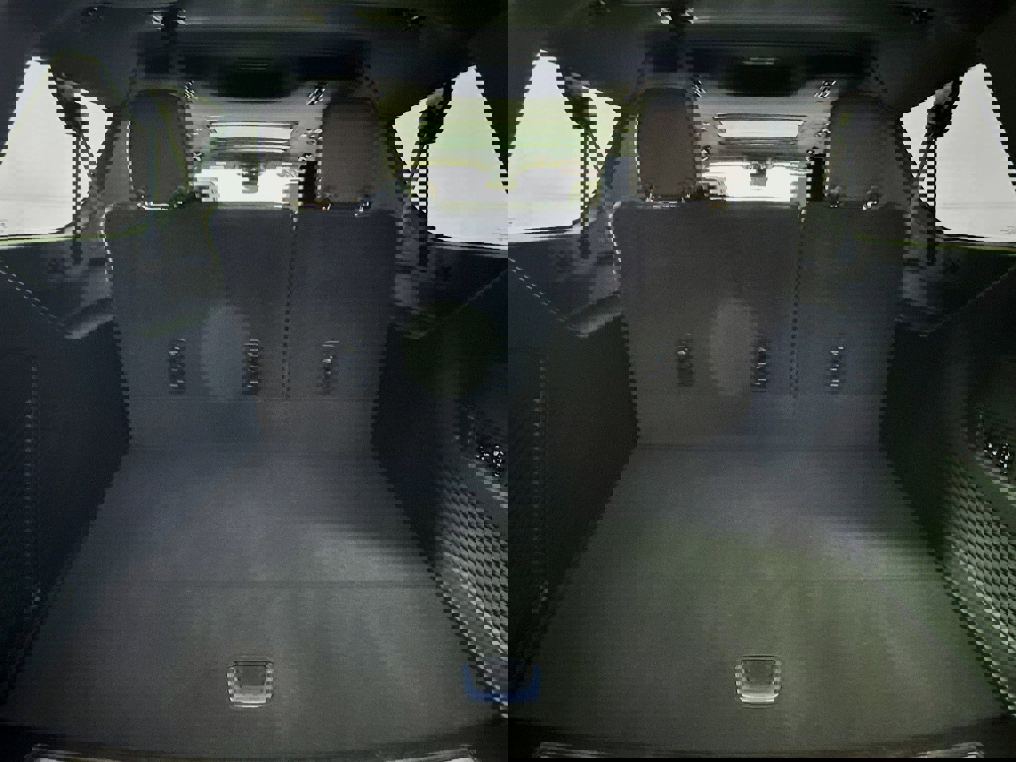 Used 2023 Chevrolet Suburban High Country image 27