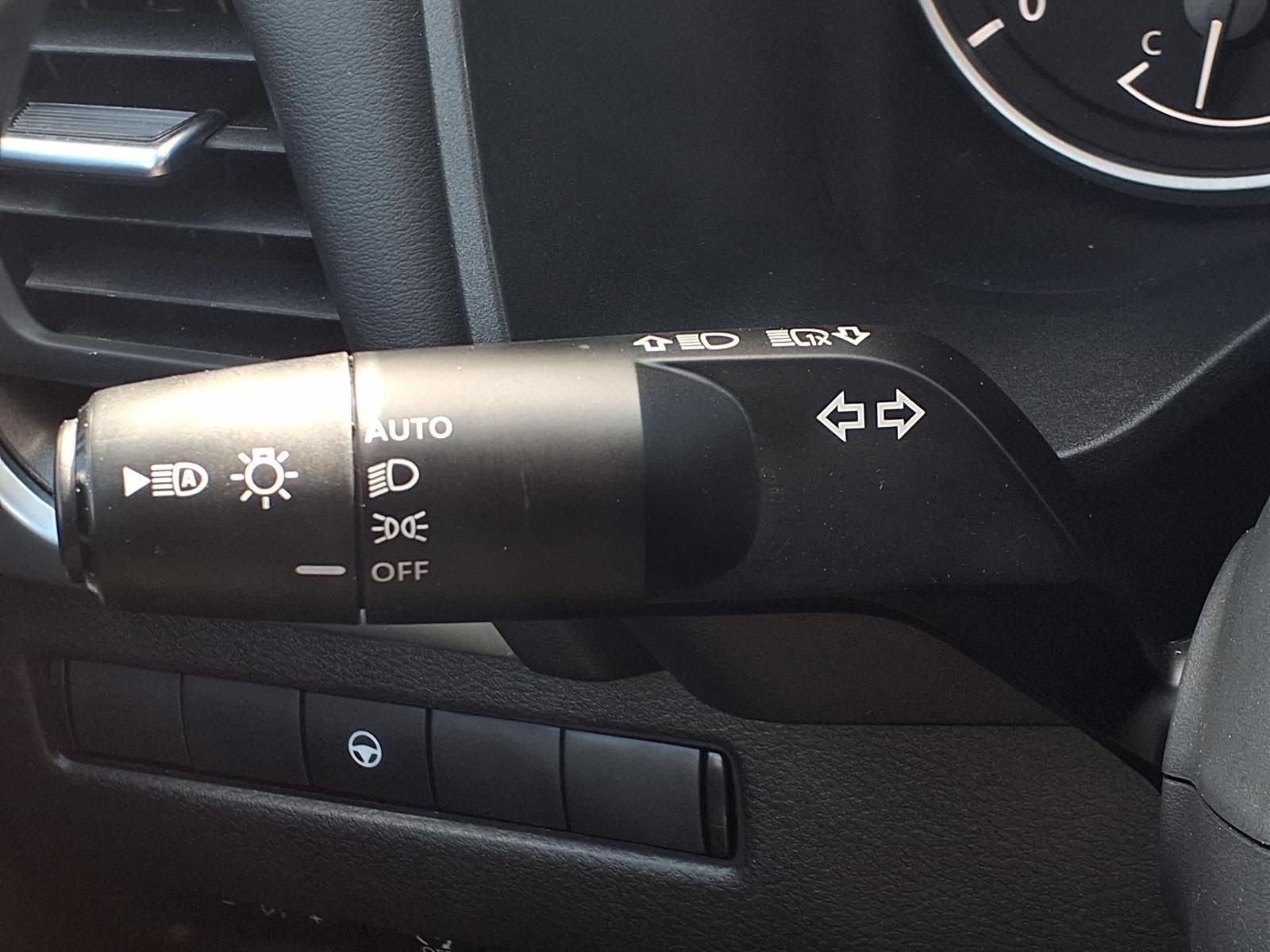 Used 2025 Nissan Rogue SV AWD/4WD image 14