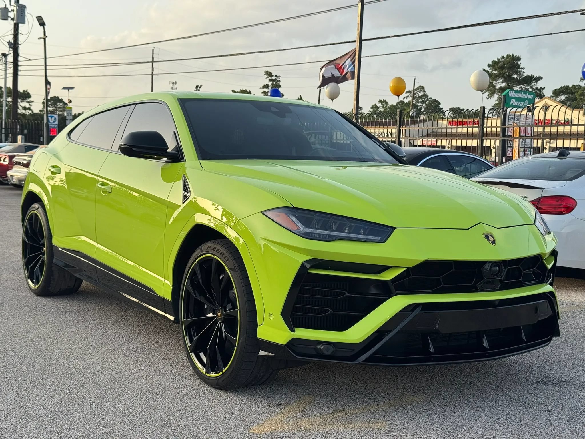 Used 2022 Lamborghini Urus AWD/4WD image 7