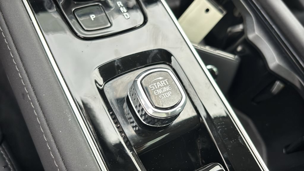 Certified 2026 Volvo XC90 B6 Plus AWD/4WD image 15