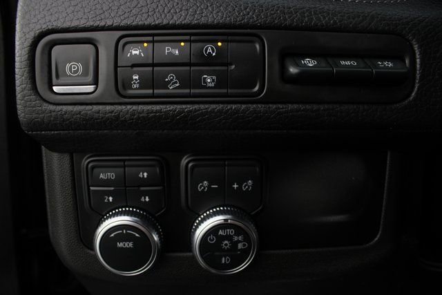 Used 2023 GMC Yukon Denali image 9