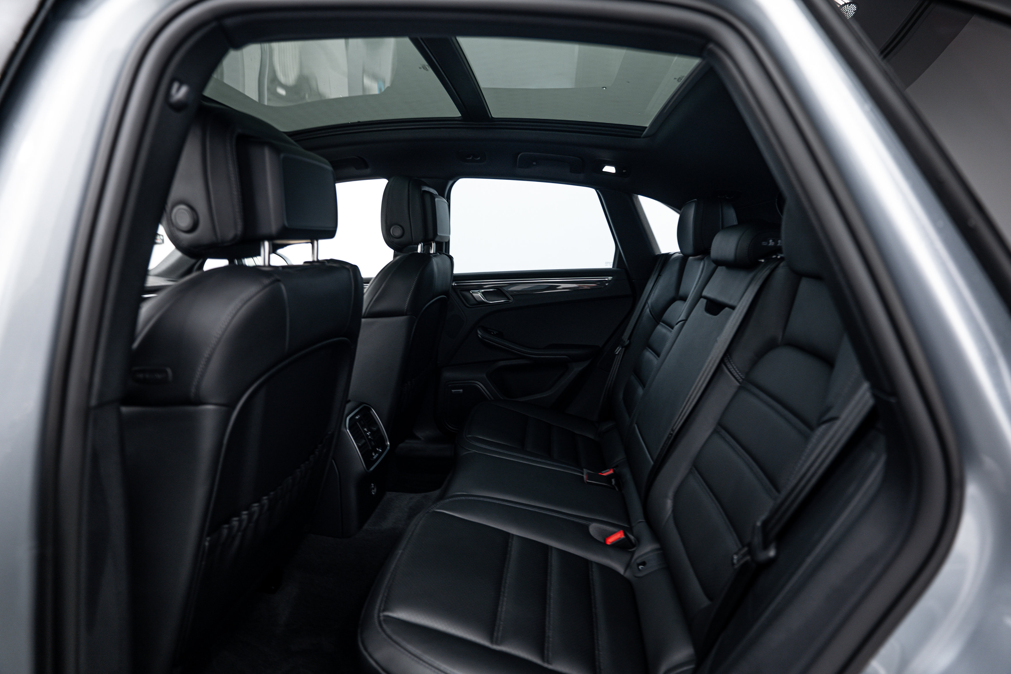 Certified 2026 Porsche Macan GTS image 23