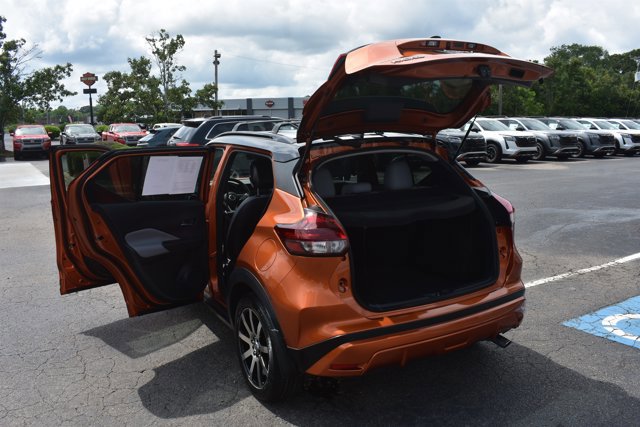 Used 2021 Nissan Kicks SR w/ SR Premium Package FWD image 16
