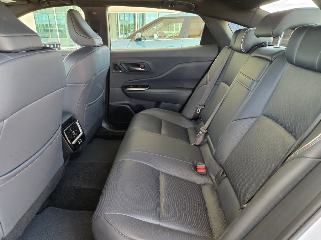 Used 2025 Toyota Crown Platinum AWD/4WD image 15
