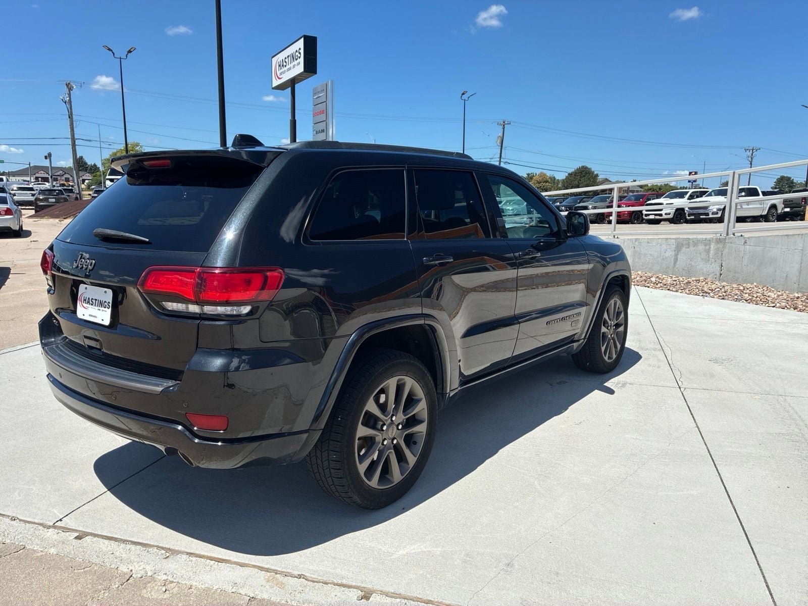 Used 2016 Jeep Grand Cherokee Limited 75th Anniversary AWD/4WD image 7