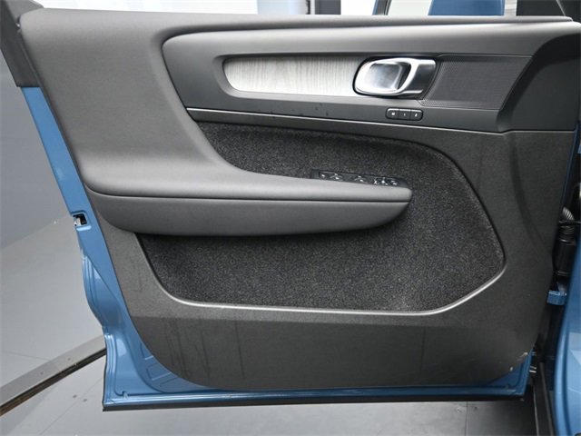 Used 2024 Volvo XC40 B5 Plus w/ Protection Package Premier image 20