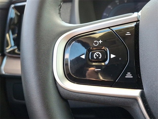 Used 2025 Volvo XC90 B6 Plus image 21