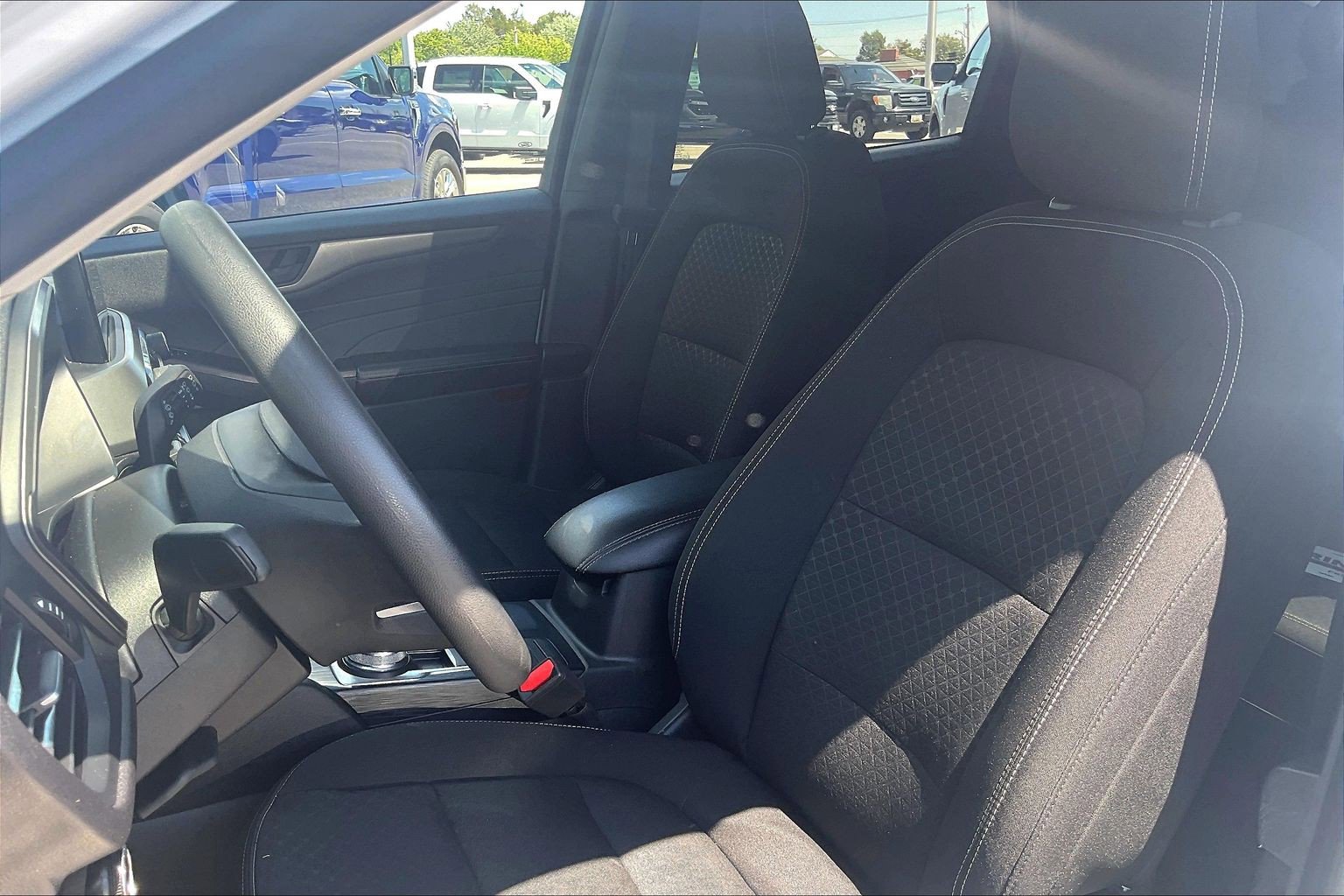 Used 2025 Ford Escape Active AWD/4WD image 23