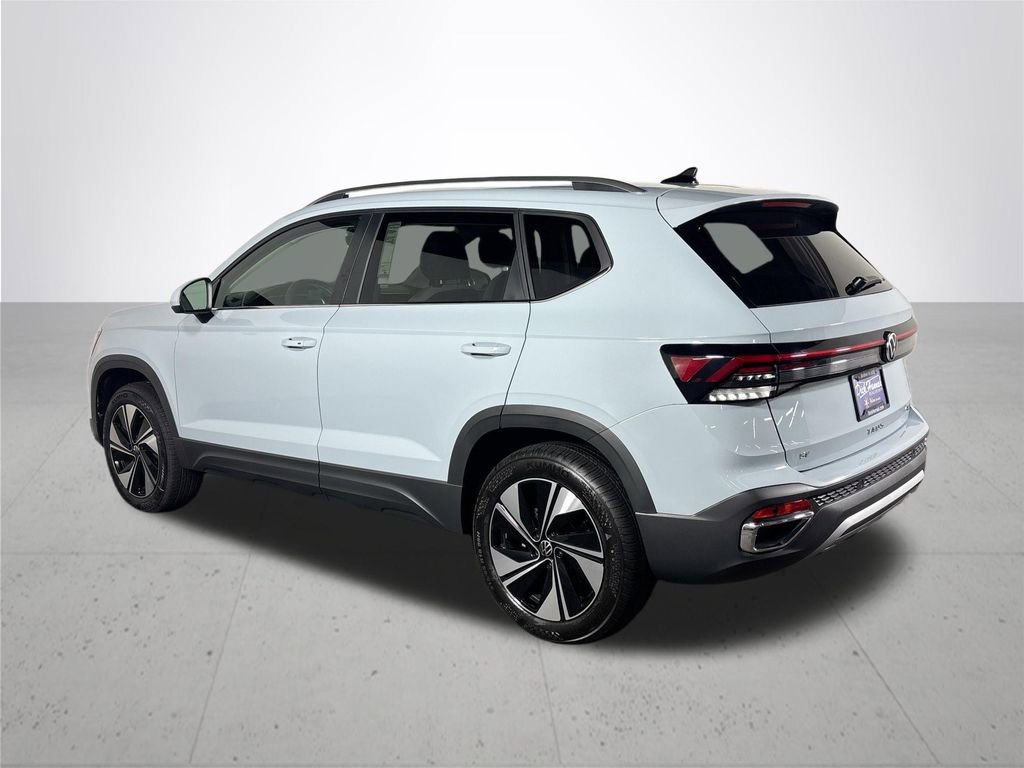 New 2025 Volkswagen Taos SE image 8