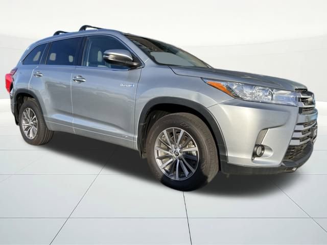 Used 2017 Toyota Highlander XLE image 8