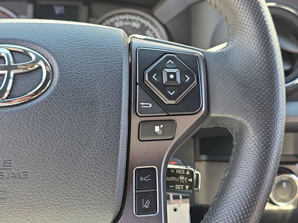 Used 2019 Toyota Tacoma TRD Off-Road w/ Technology Package AWD/4WD image 19
