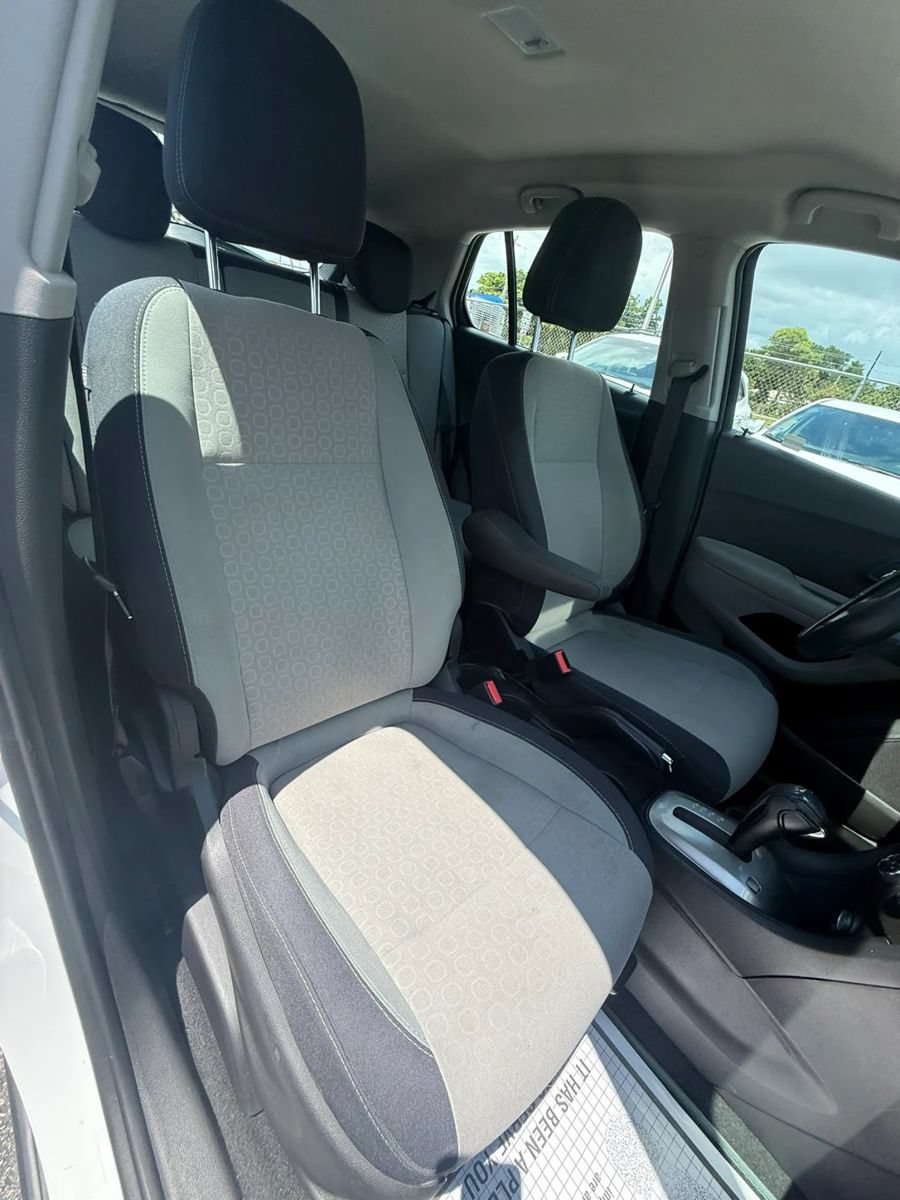 Used 2016 Chevrolet Trax LS FWD image 12