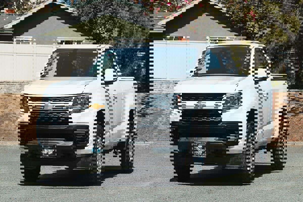 Used 2021 Chevrolet Colorado LT w/ Fleet Safety Package image 3