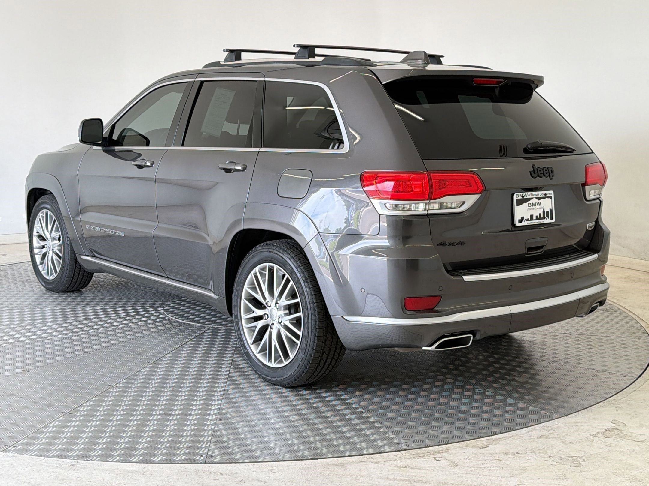 Used 2017 Jeep Grand Cherokee Summit w/ Platinum Series Group AWD/4WD image 3