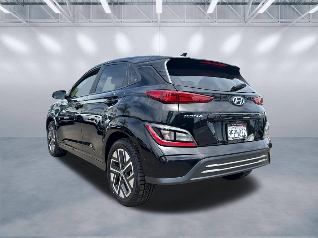 Used 2023 Hyundai Kona SE w/ Cargo Package FWD image 4