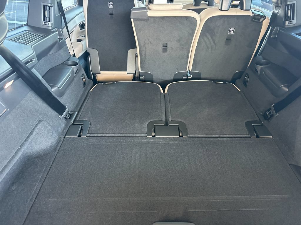 New 2026 Volvo XC90 B6 Plus w/ Protection Package Premier AWD/4WD image 15