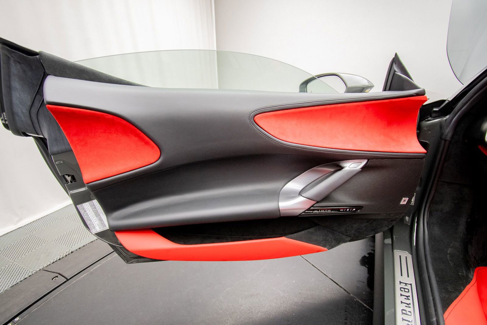 Used 2024 Ferrari SF90 Spider AWD/4WD image 44