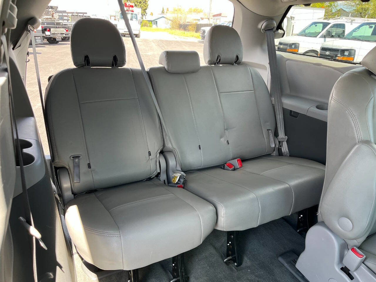 Used 2017 Toyota Sienna LE AWD/4WD image 22