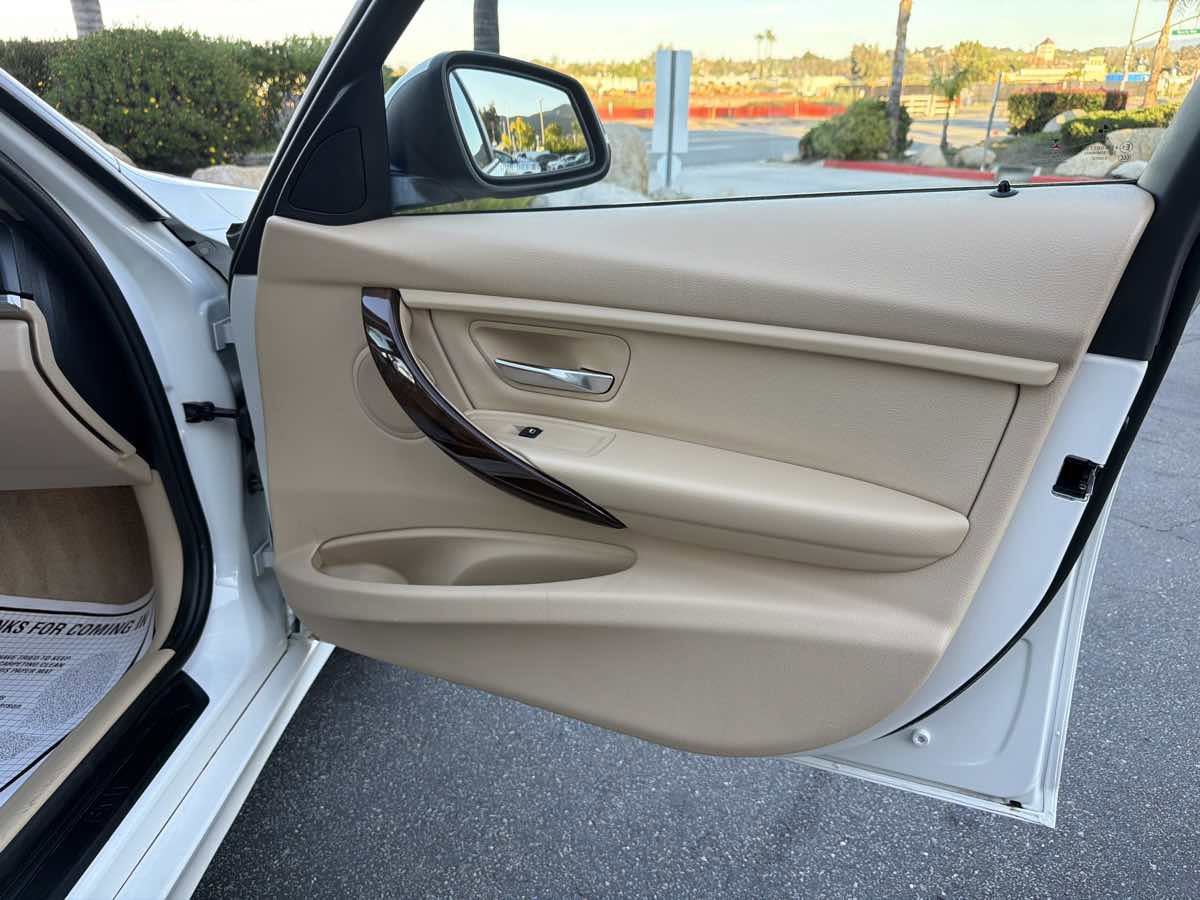 Used 2015 BMW 328i Sedan RWD image 23