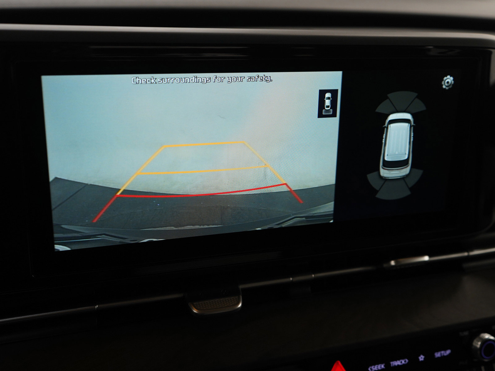 Used 2022 Kia Carnival EX image 29