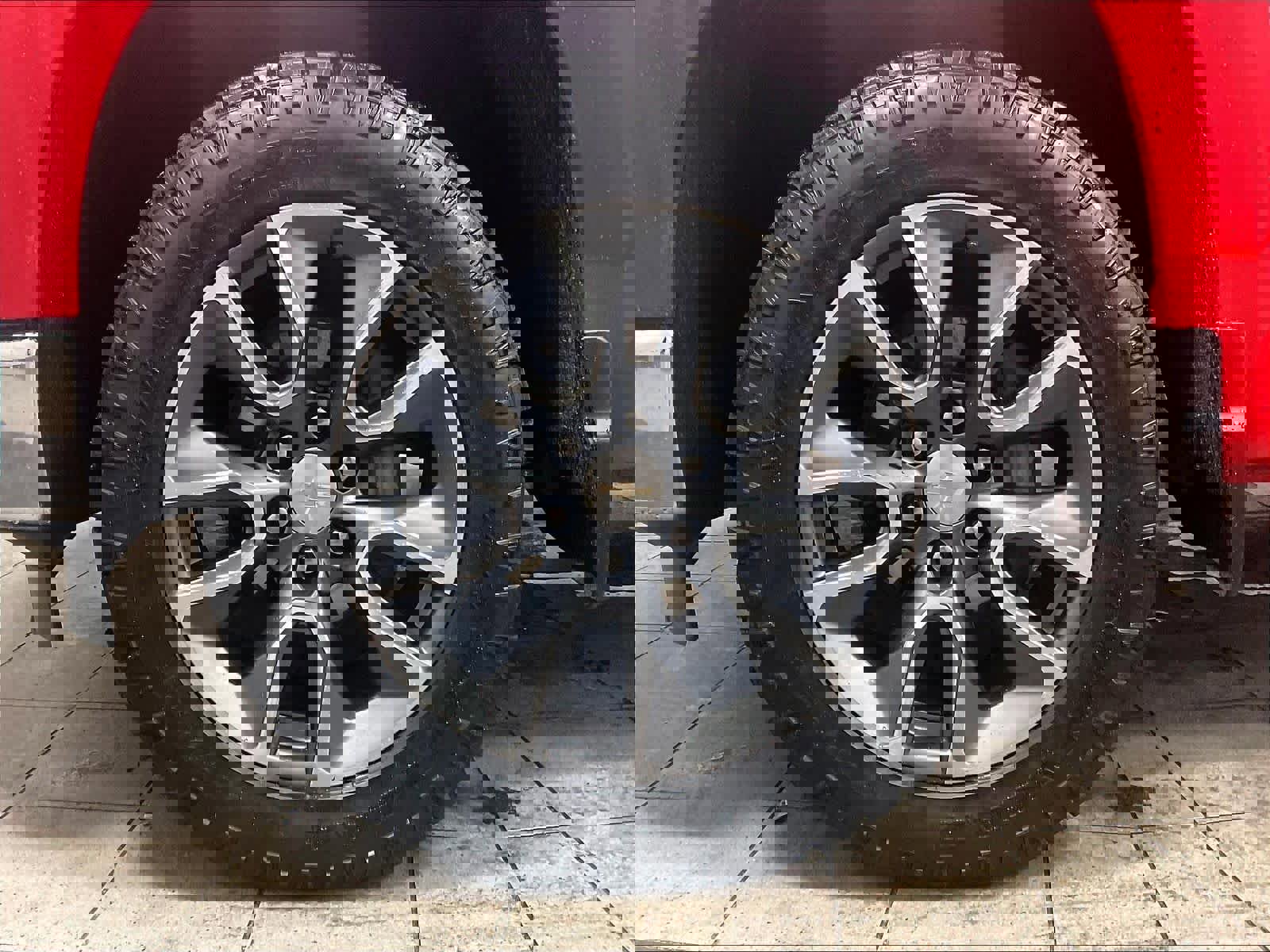 Used 2022 Chevrolet Silverado 1500 LT AWD/4WD image 7