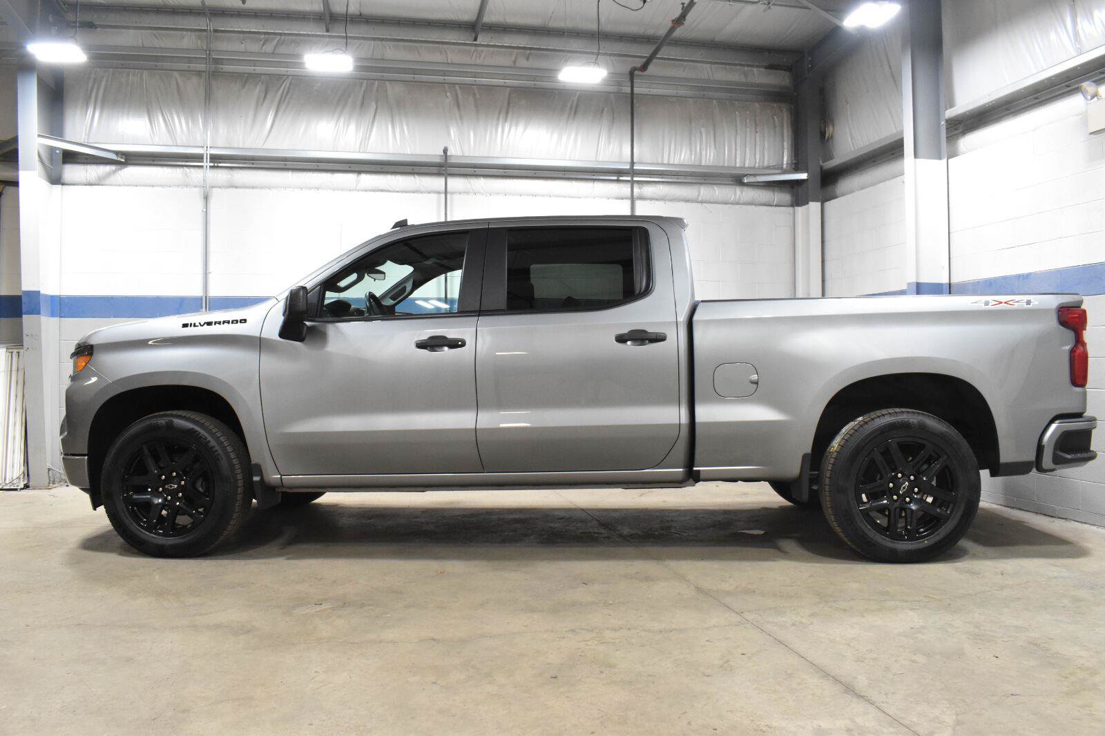Used 2023 Chevrolet Silverado 1500 Custom w/ LPO, Dark Essentials Package AWD/4WD image 19