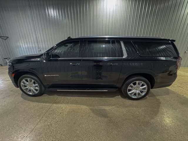 Used 2023 Chevrolet Suburban High Country AWD/4WD image 2