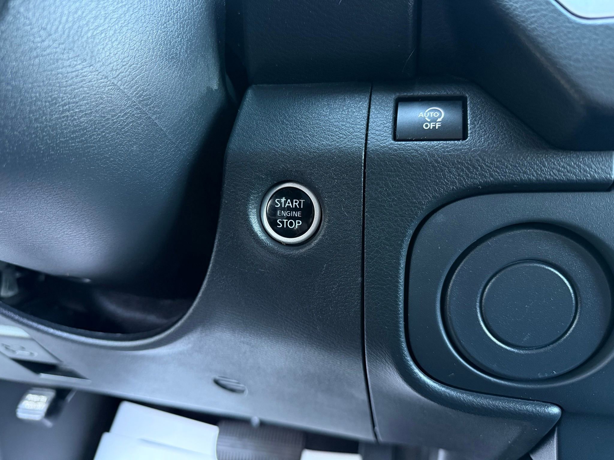 Used 2025 Nissan Frontier SV image 36