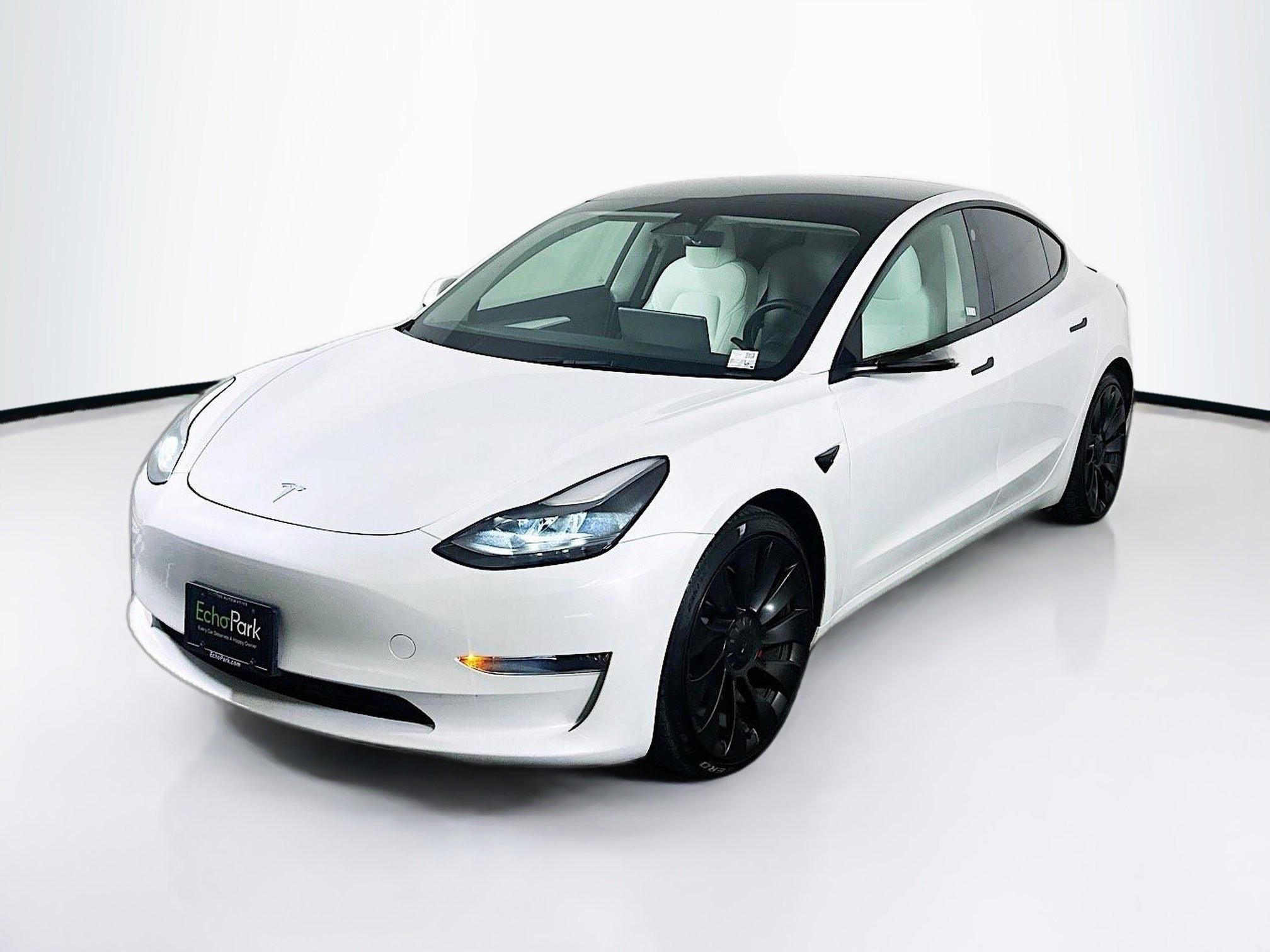 Used 2023 Tesla Model 3 Performance image 3