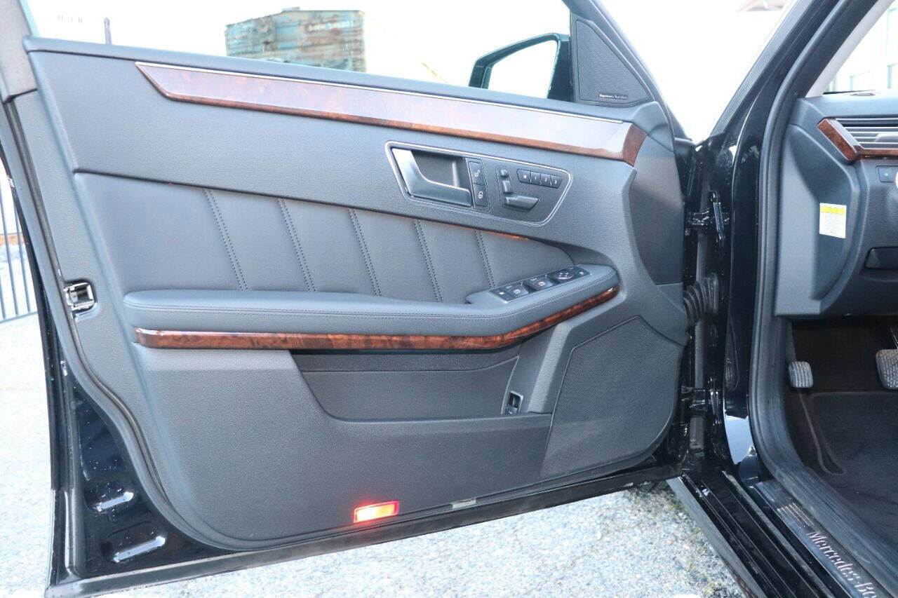 Used 2013 Mercedes-Benz E 350 Sedan image 19