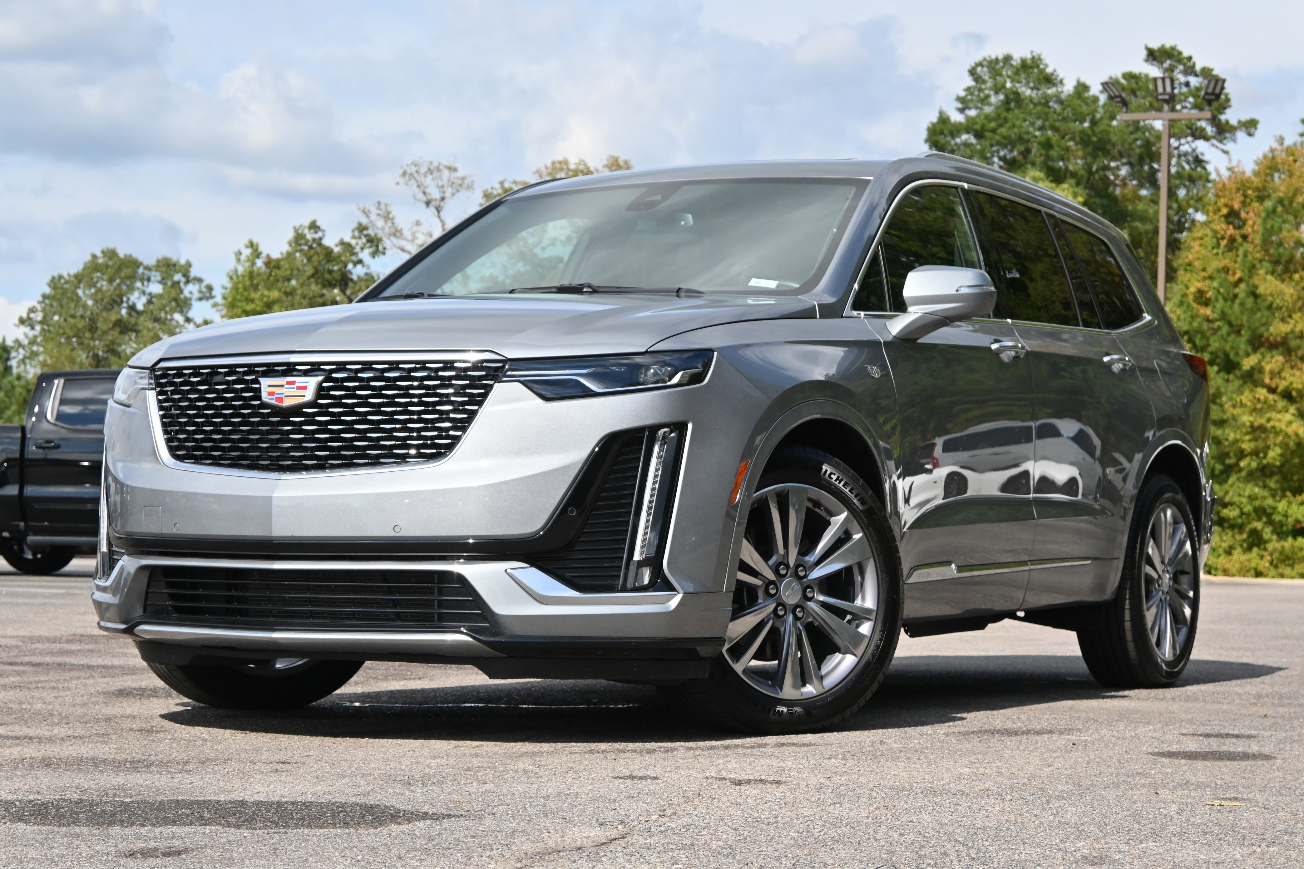 Used 2025 Cadillac XT6 Premium Luxury image 4