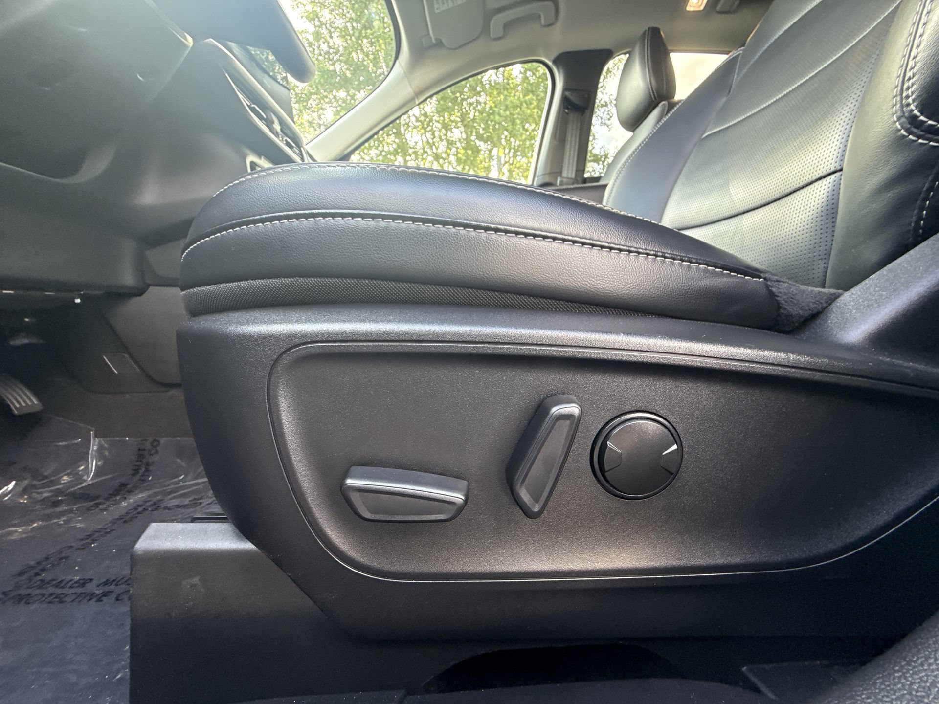 Used 2023 Ford Escape Platinum AWD/4WD image 12