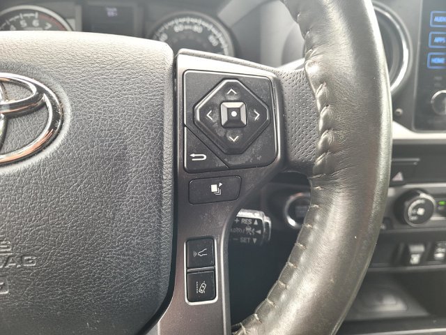 Certified 2019 Toyota Tacoma TRD Off-Road AWD/4WD image 32