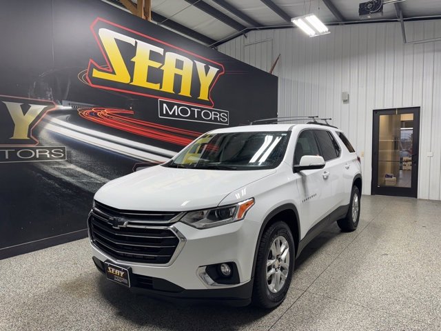 Used 2021 Chevrolet Traverse LT image 1