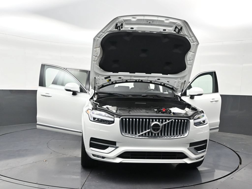 Certified 2023 Volvo XC90 B5 Plus AWD/4WD image 40