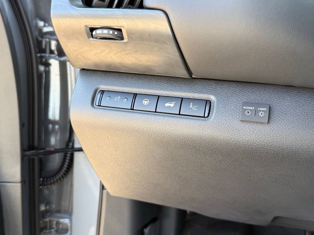 New 2026 Nissan Pathfinder Platinum w/ Lighting Package AWD/4WD image 14