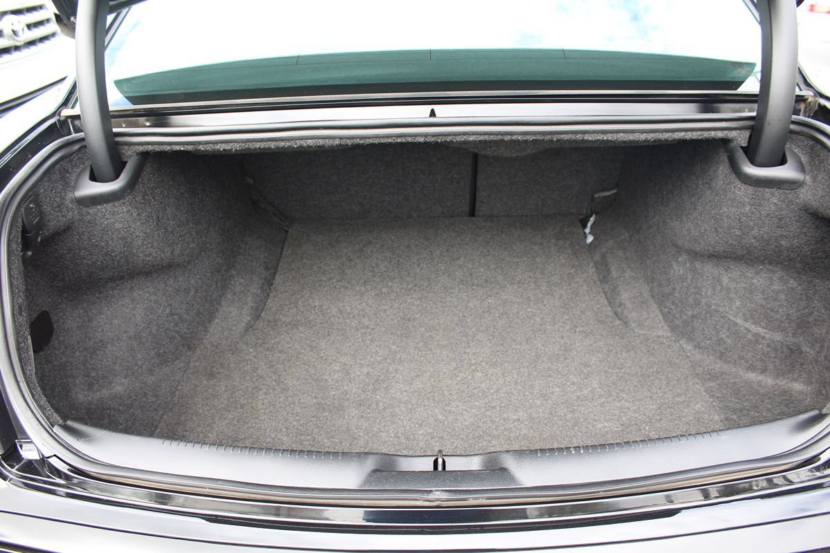 Used 2019 Chrysler 300 S AWD/4WD image 30