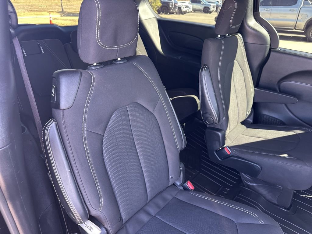 Used 2021 Chrysler Pacifica Touring w/ S Appearance Package image 27
