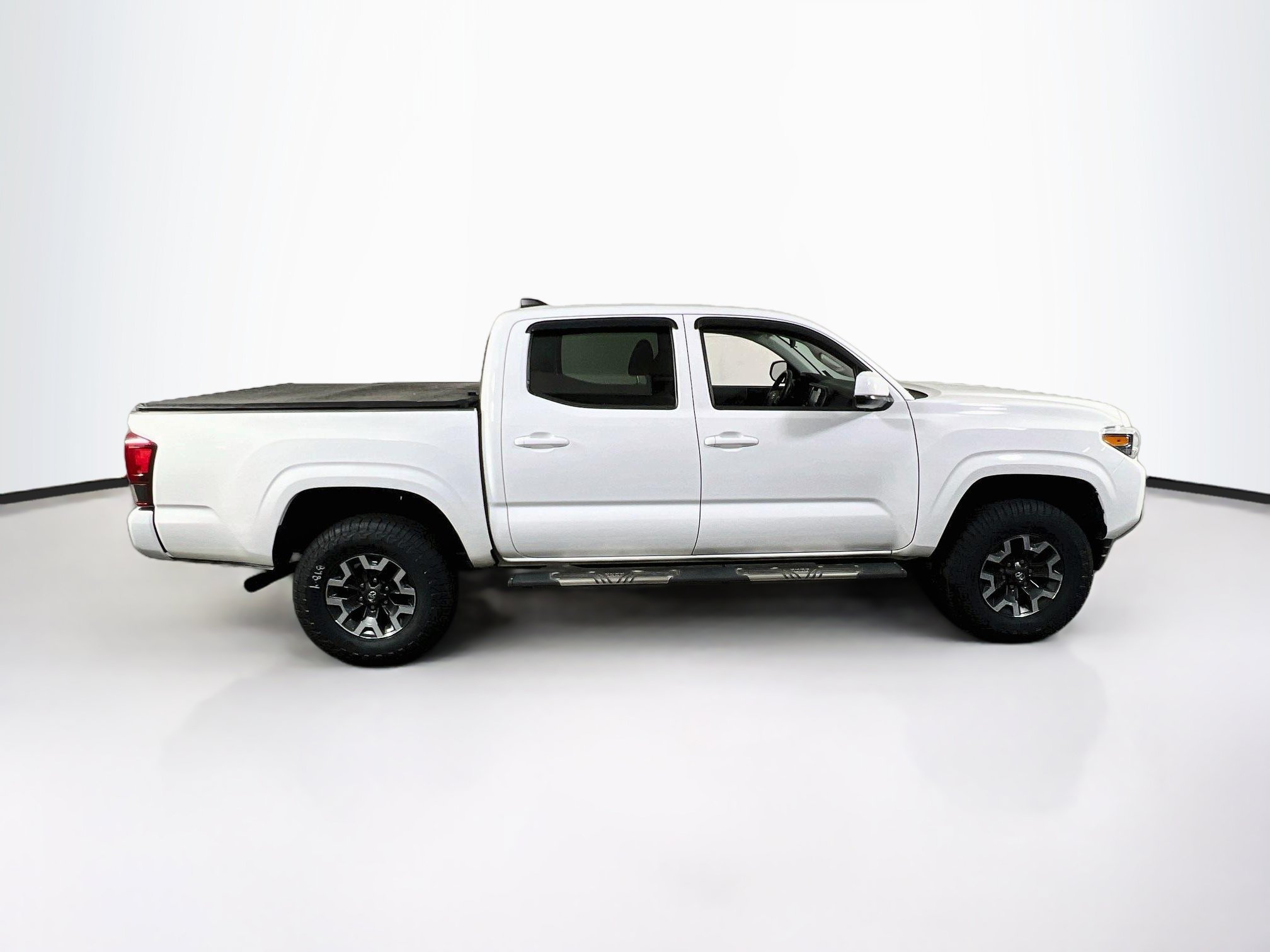 Used 2022 Toyota Tacoma SR AWD/4WD image 4