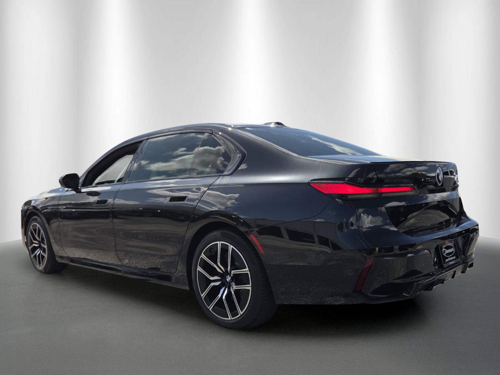 New 2026 BMW 740i RWD image 5