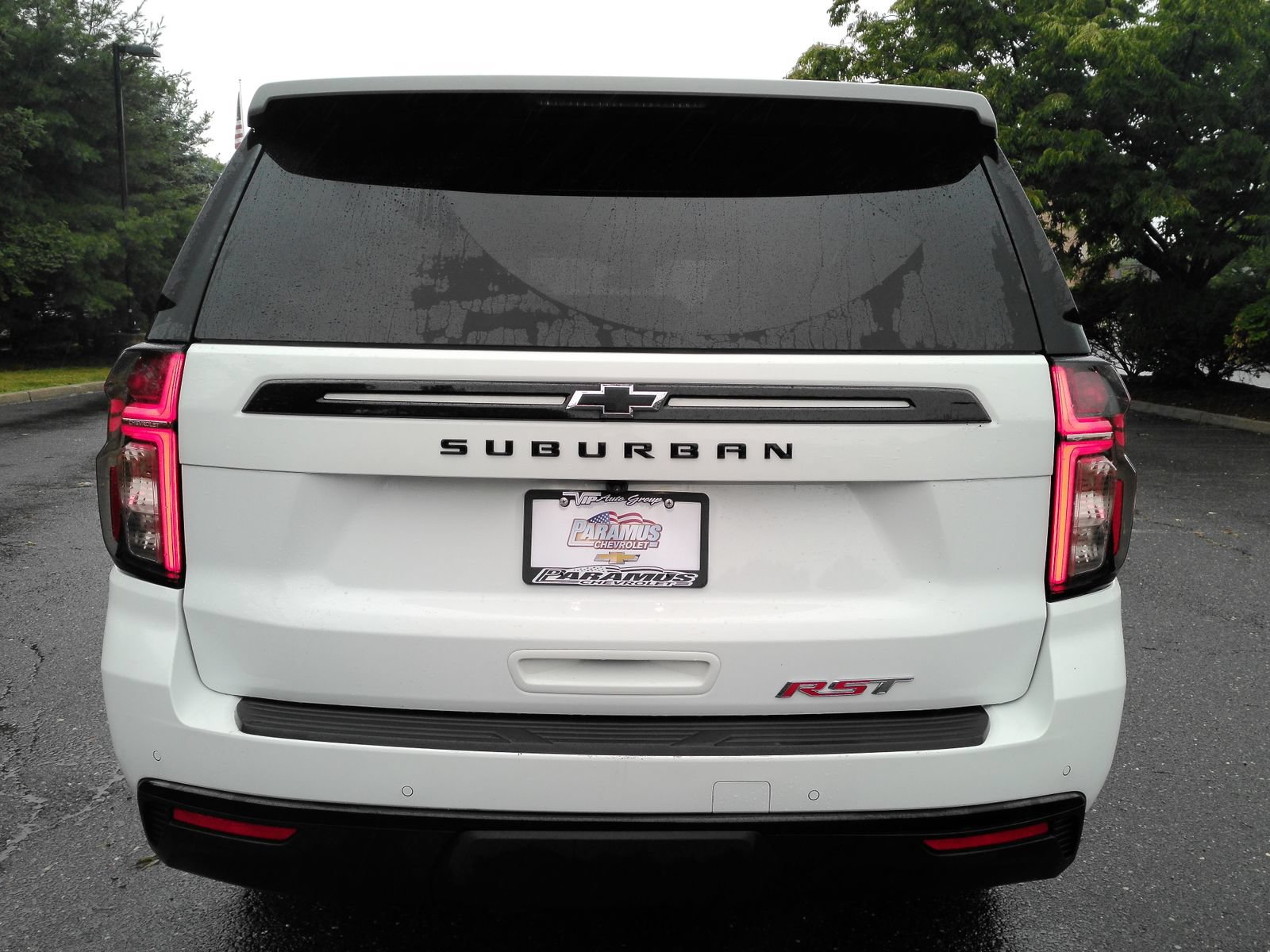 Used 2024 Chevrolet Suburban RST w/ Luxury Package AWD/4WD image 7