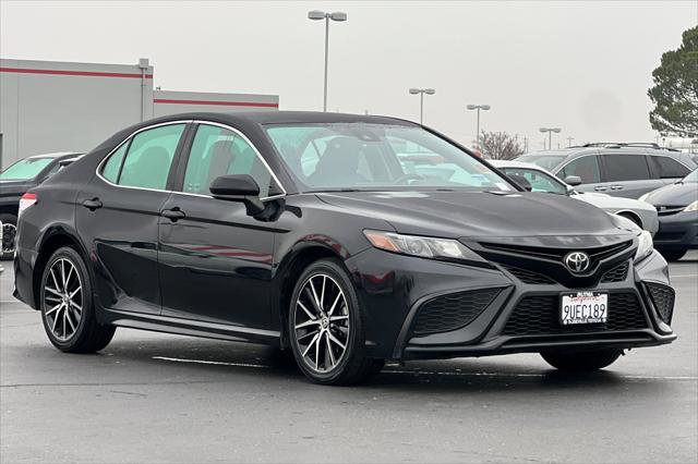 Certified 2021 Toyota Camry SE image 5