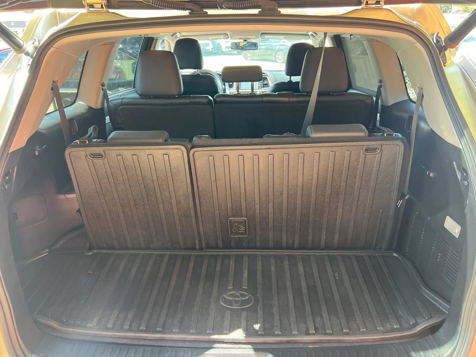Used 2015 Toyota Highlander XLE FWD image 26