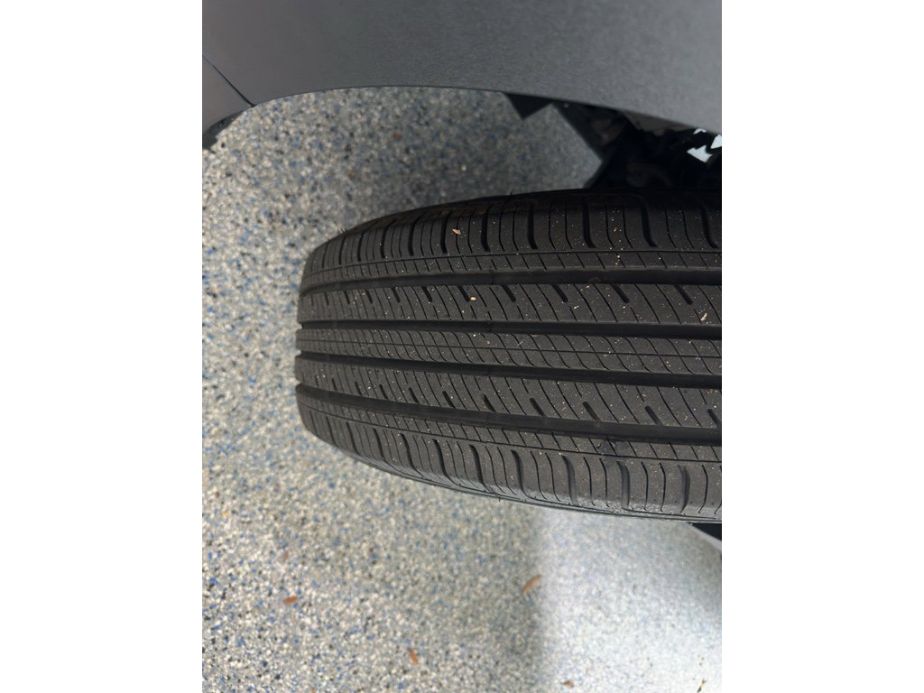 Used 2024 GMC Terrain SLE image 28