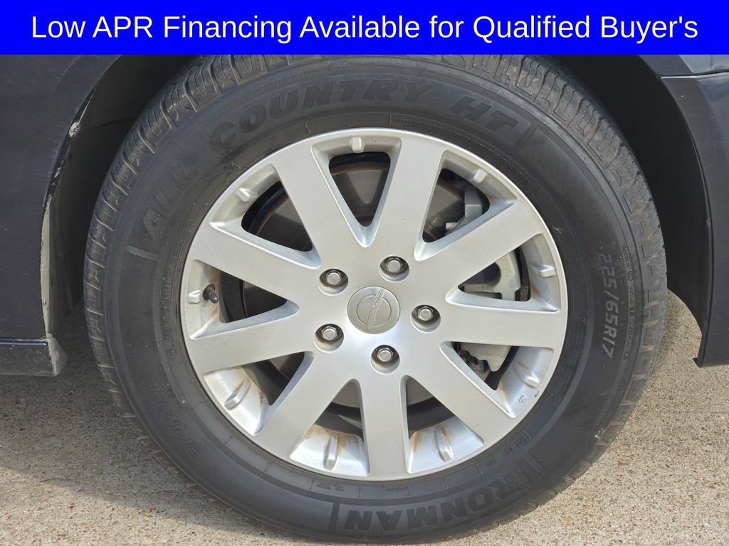 Used 2014 Chrysler Town & Country Touring image 8